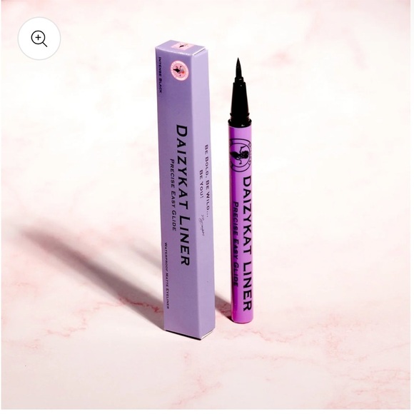 Daizykat Waterproof Matte Eyeliner โ Intense Black (Purple Packaging) - Picture 2 of 3